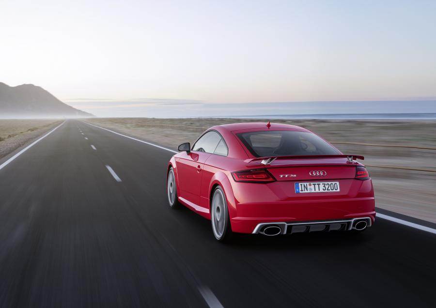  Audi TT RS Coupe (8S) 2016 года  (WW) (фото 30 из 57)